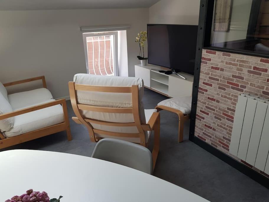 Petite Maison Type Loft En Plein Bourg D'Ambazac المظهر الخارجي الصورة